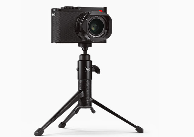 Should you ever need to put the Leica Q2 on a tripod, the Leica table tripod is a good solution for a compact way to stabilize the camera, yet with ball-head so you can fine-tune the position. 