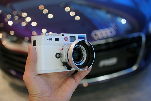 White Leica M8