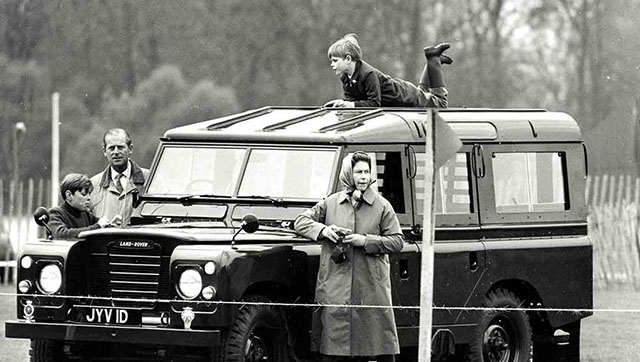 The Leica SL maybe is more like a Land Rover in it's design philosophy. Here Queen Elisabeth with her Leica M and Land Rover. 