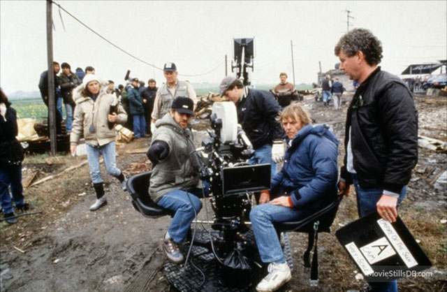 Steven Spielberg on the set of Empire of the Sun in 1986 where they used, amongst others, a 800mm Panavision Primo-L lens from ELCAN. 