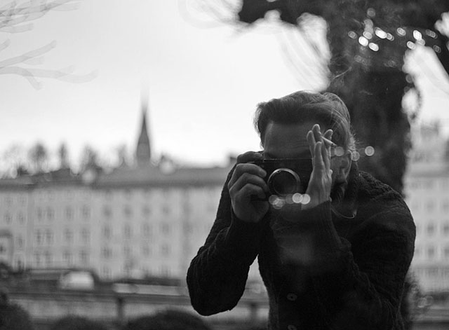 Phtoographers shooting photographers. Photo by Pierre Pallez using Leica M9 with 50mm Summicron-M f/2.0 (II).